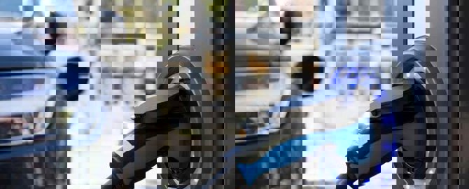 Electric Vehicle Charging 640 X 480